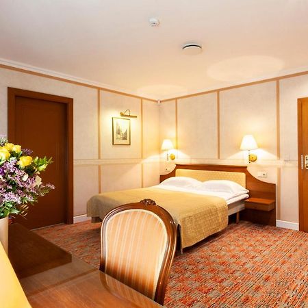 Story Inn Self Check-In Hotel Вильнюс Экстерьер фото