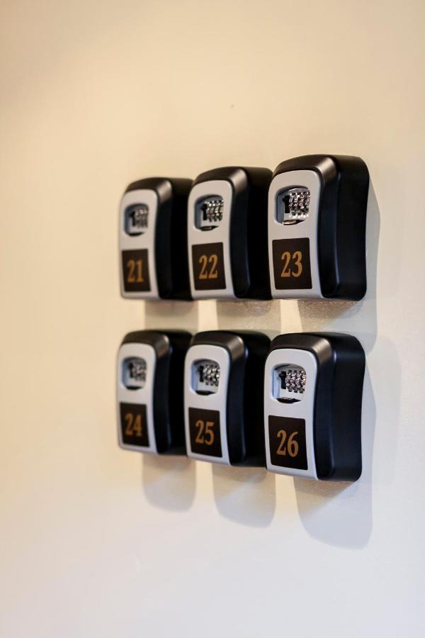 Story Inn Self Check-In Hotel Вильнюс Экстерьер фото