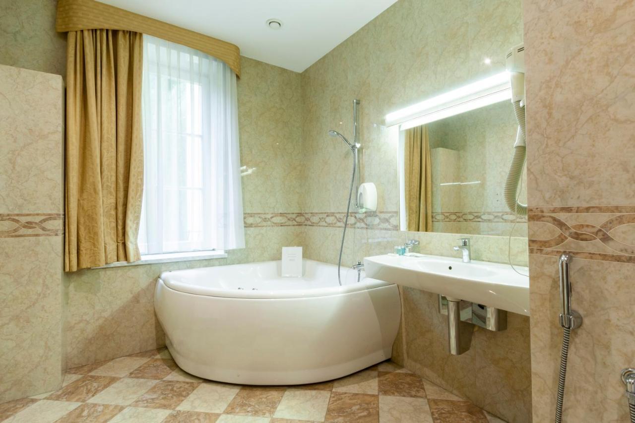 Story Inn Self Check-In Hotel Вильнюс Экстерьер фото