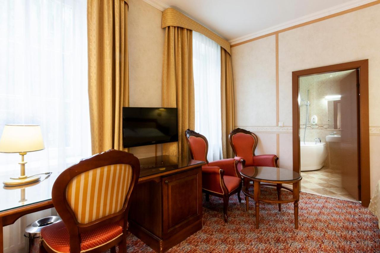 Story Inn Self Check-In Hotel Вильнюс Экстерьер фото