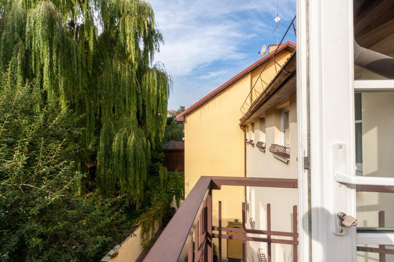 Story Inn Self Check-In Hotel Вильнюс Экстерьер фото